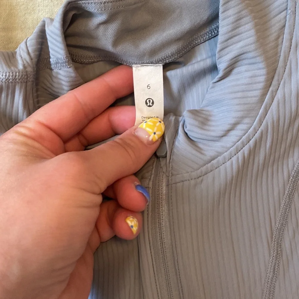 Lululemon gloss trim long sleeve running half zip - Picture 3 of 5